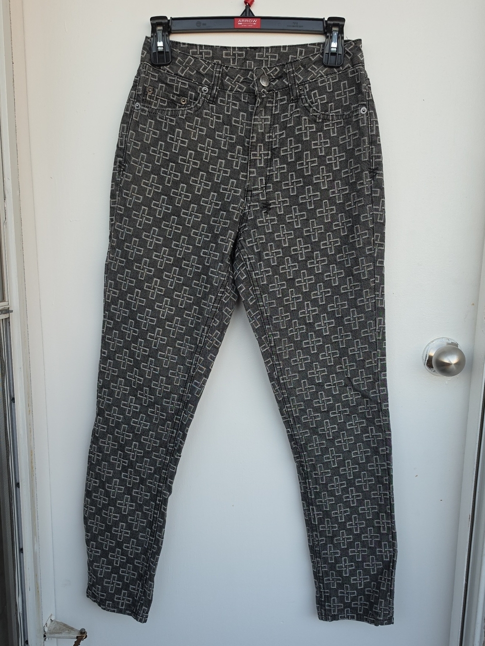 Ksubi Slim Pin Black Monogram Cross Graphic Jeans Size 26.        B1z